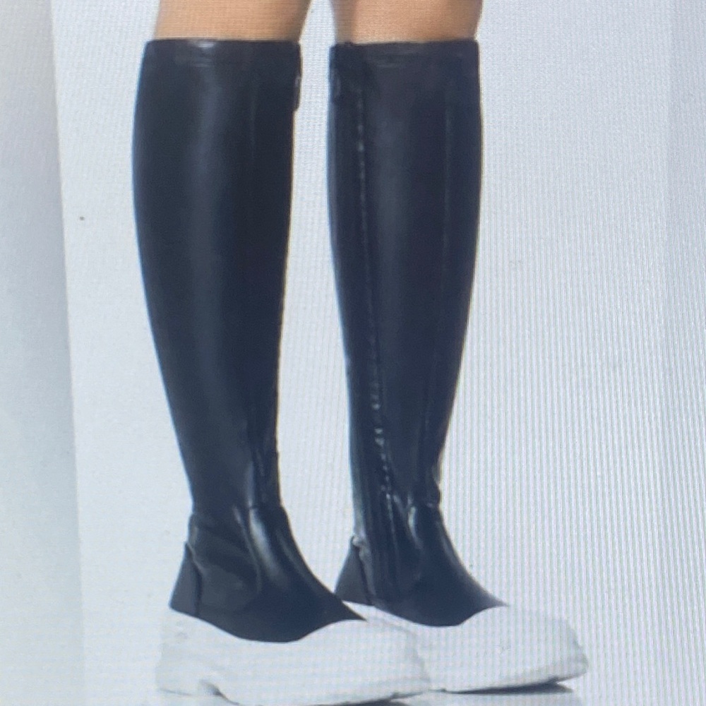Azalea Wang Lois Faux Leather Platform Sneaker Boots Size 6.5